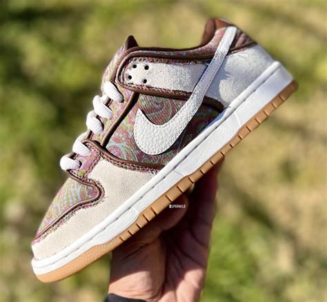 nike sb dunk low paisley